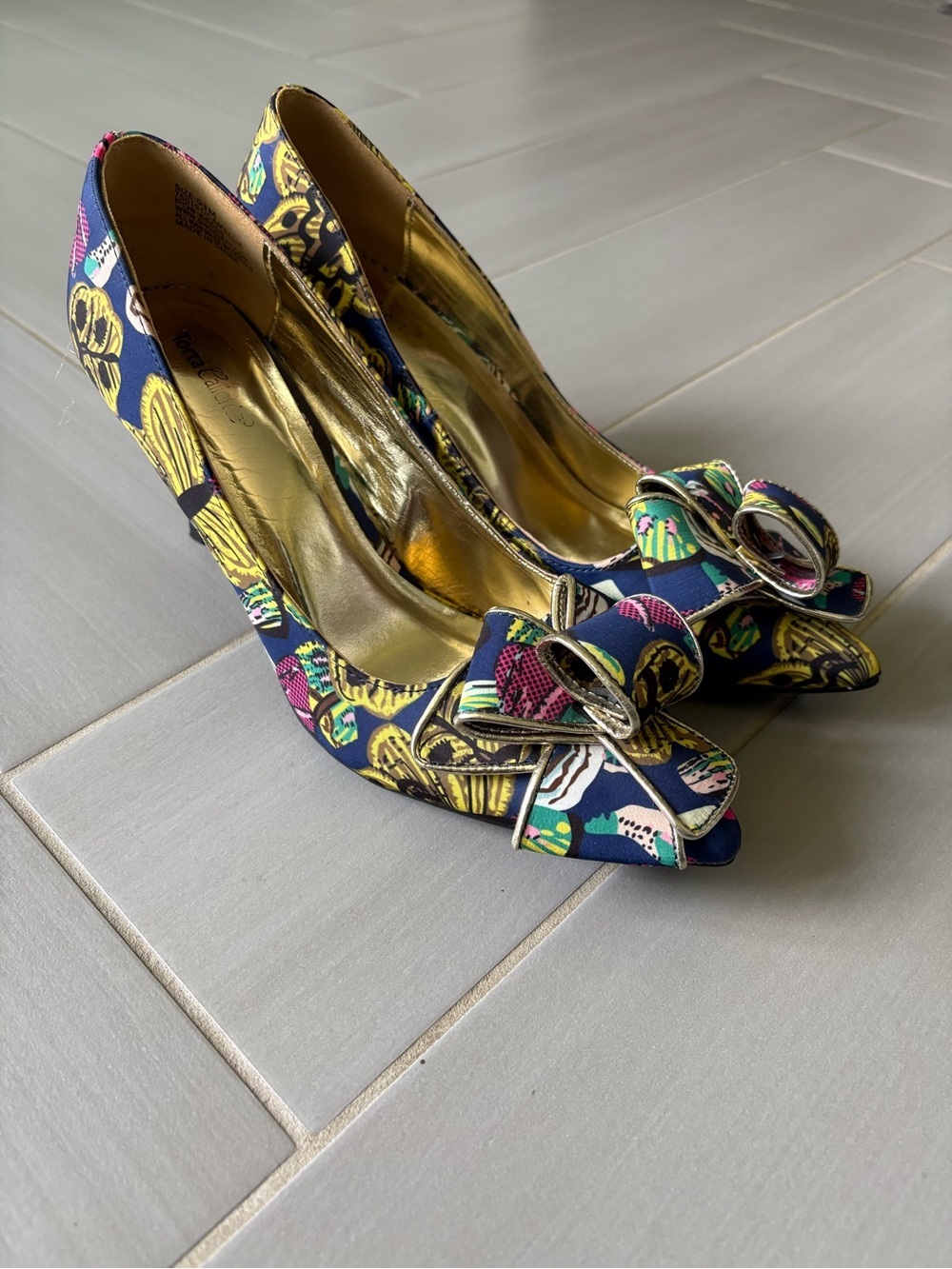 Navy Multicolor Printed Heels with Bow Accent